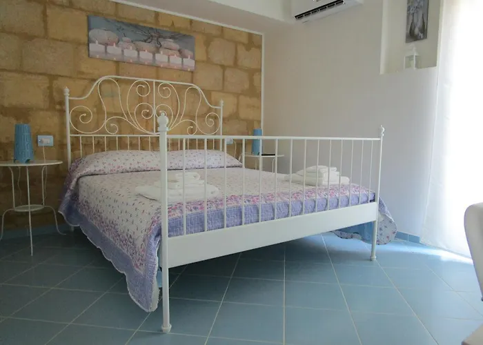 Playa Dei Turchi B&B 레알몬테
